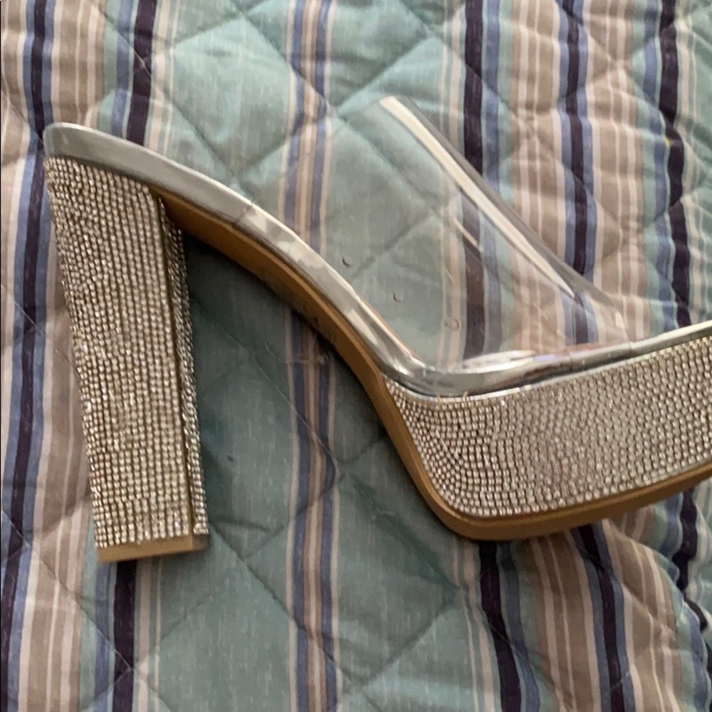 Super cute chunky heel💕